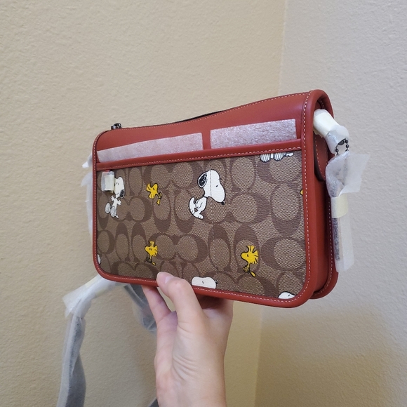 - Coach X Peanuts Heritage Convertible Crossbody In Signature Canvas With… - Picture 16 of 16